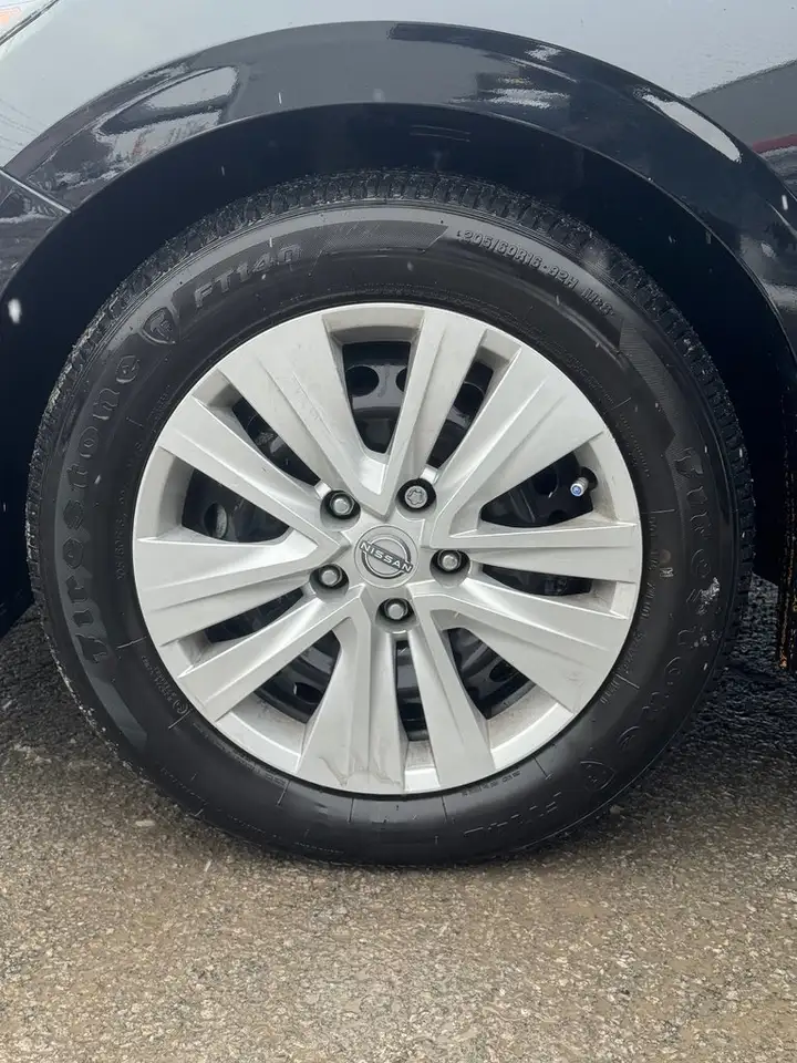 Nissan Sentra снимка Nissan Sentra