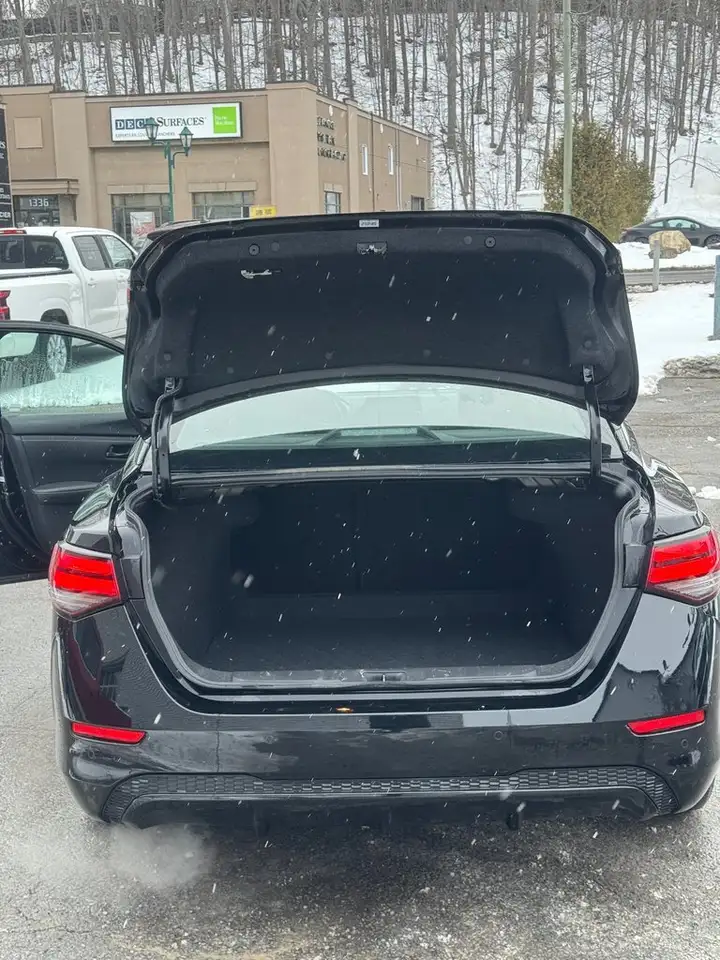 Nissan Sentra снимка Nissan Sentra