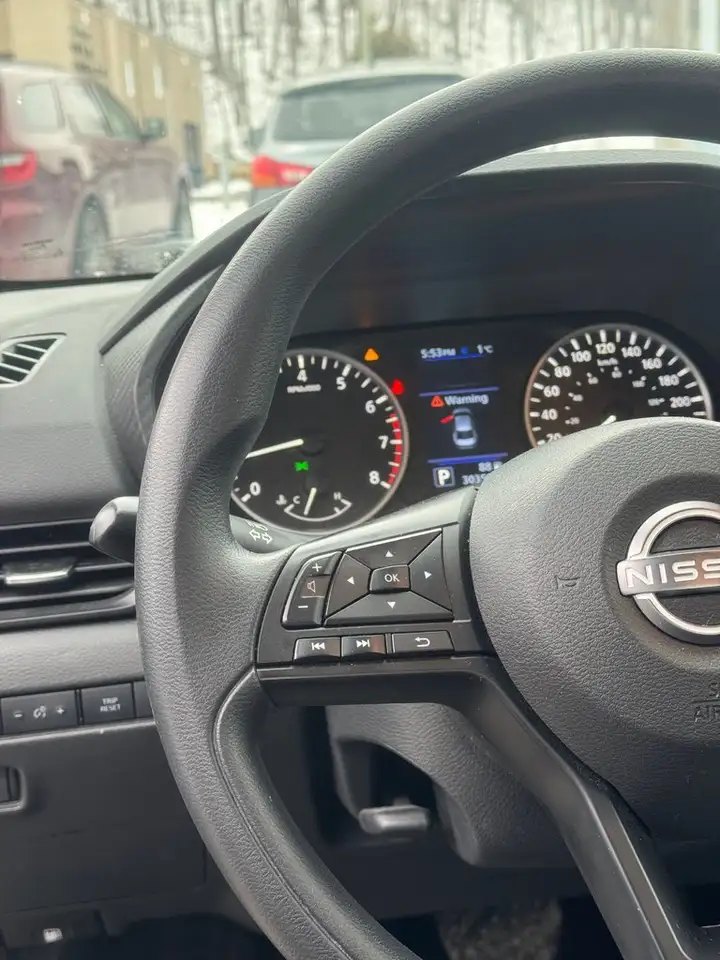 Nissan Sentra снимка Nissan Sentra