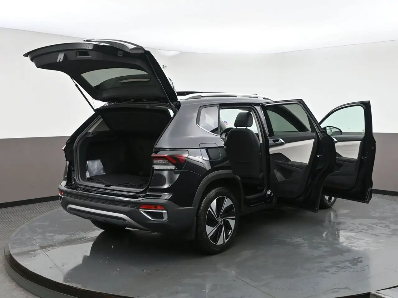 Volkswagen Taos снимка Volkswagen Taos