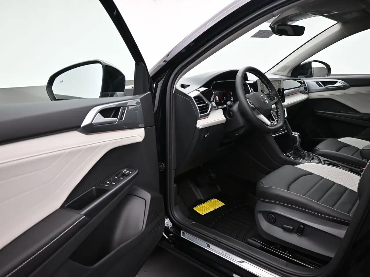 Volkswagen Taos снимка Volkswagen Taos