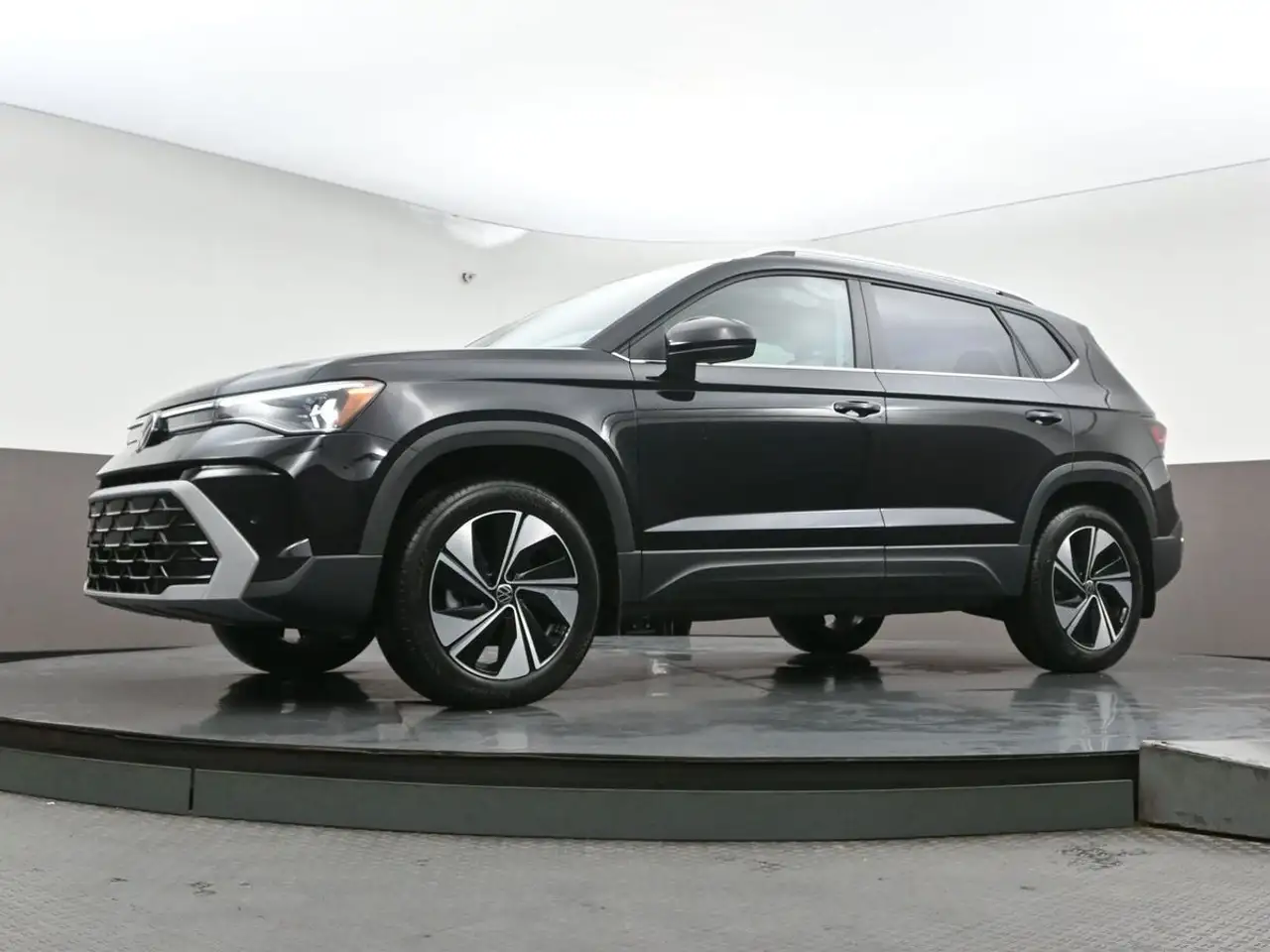Volkswagen Taos снимка Volkswagen Taos