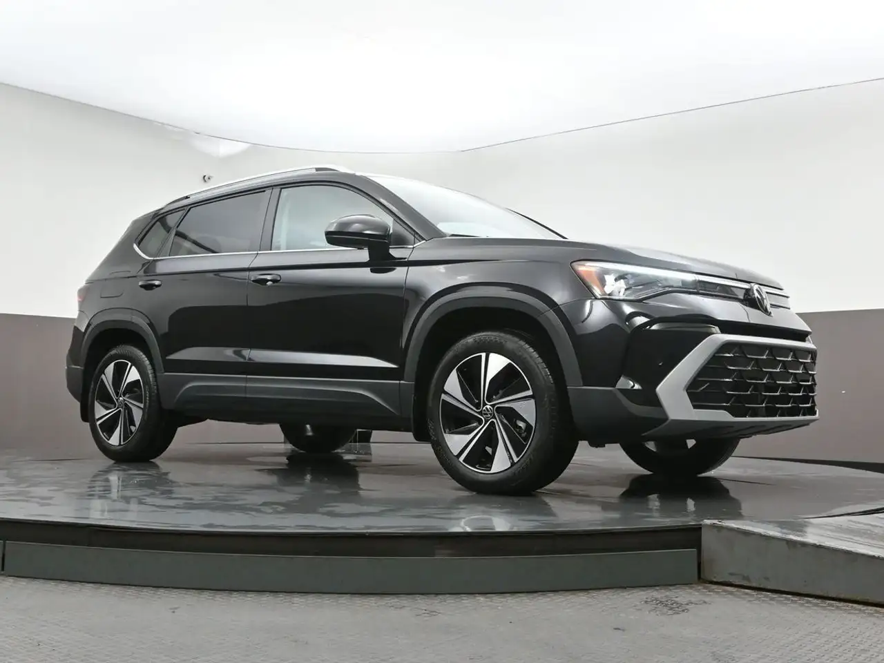 Volkswagen Taos снимка Volkswagen Taos