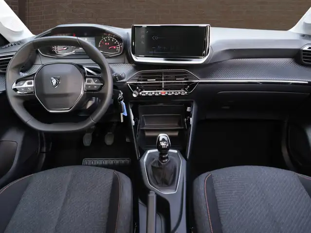 Peugeot 208 view 12