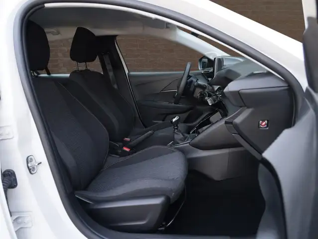 Peugeot 208 view 7