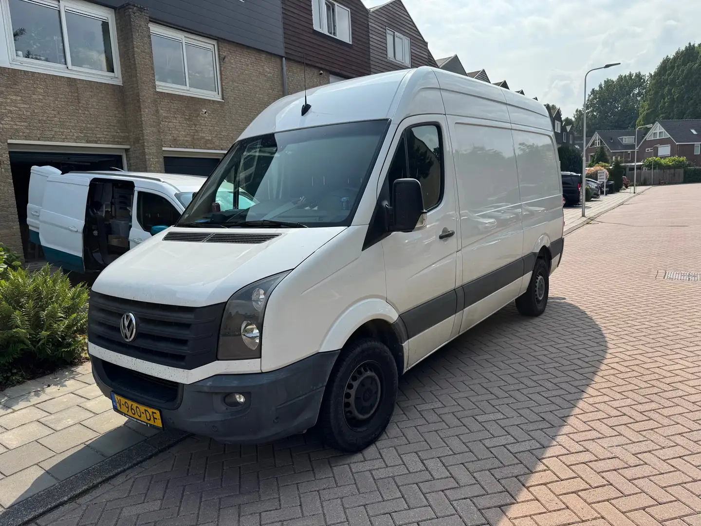 Volkswagen Crafter Crafter 35 2.0 TDI L2H3 Wit - 1