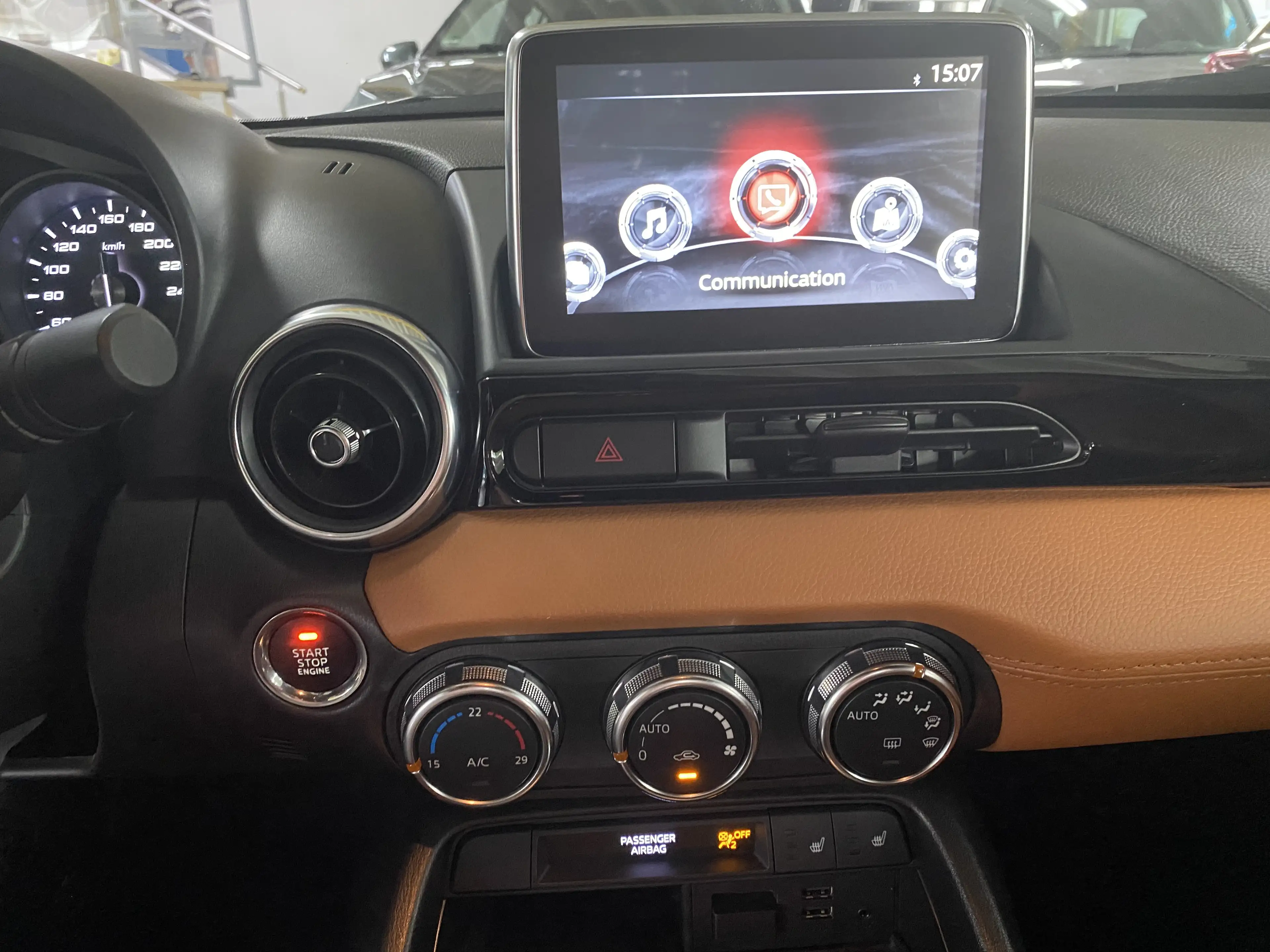 Fiat 124 Spider Lusso — photo 14