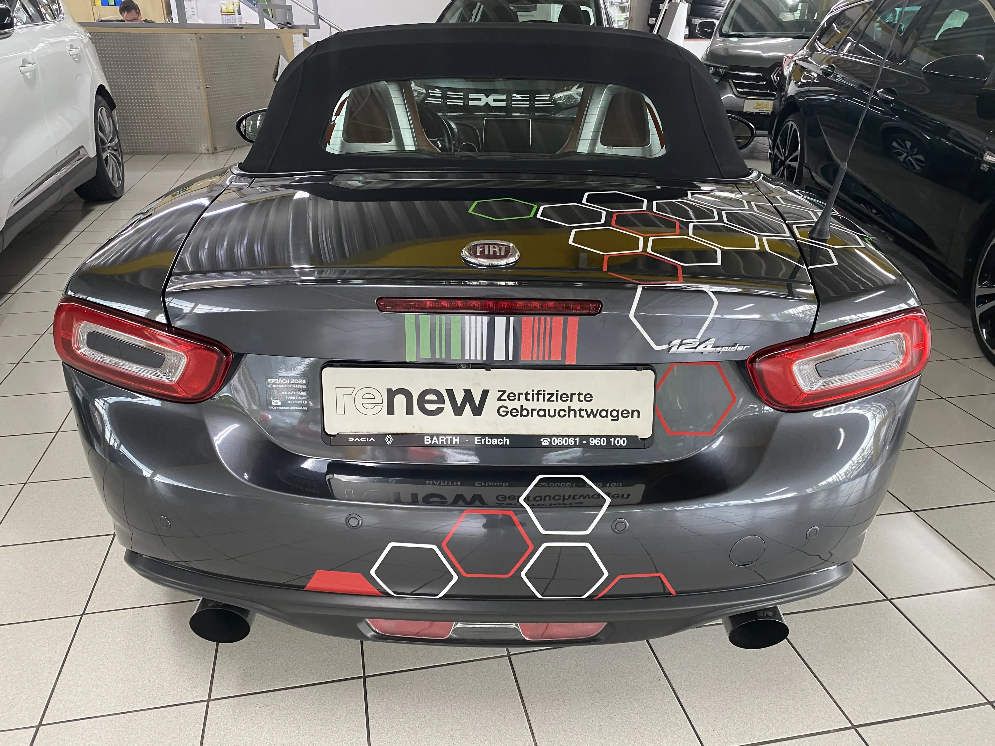 Fiat 124 Spider Lusso — photo 8