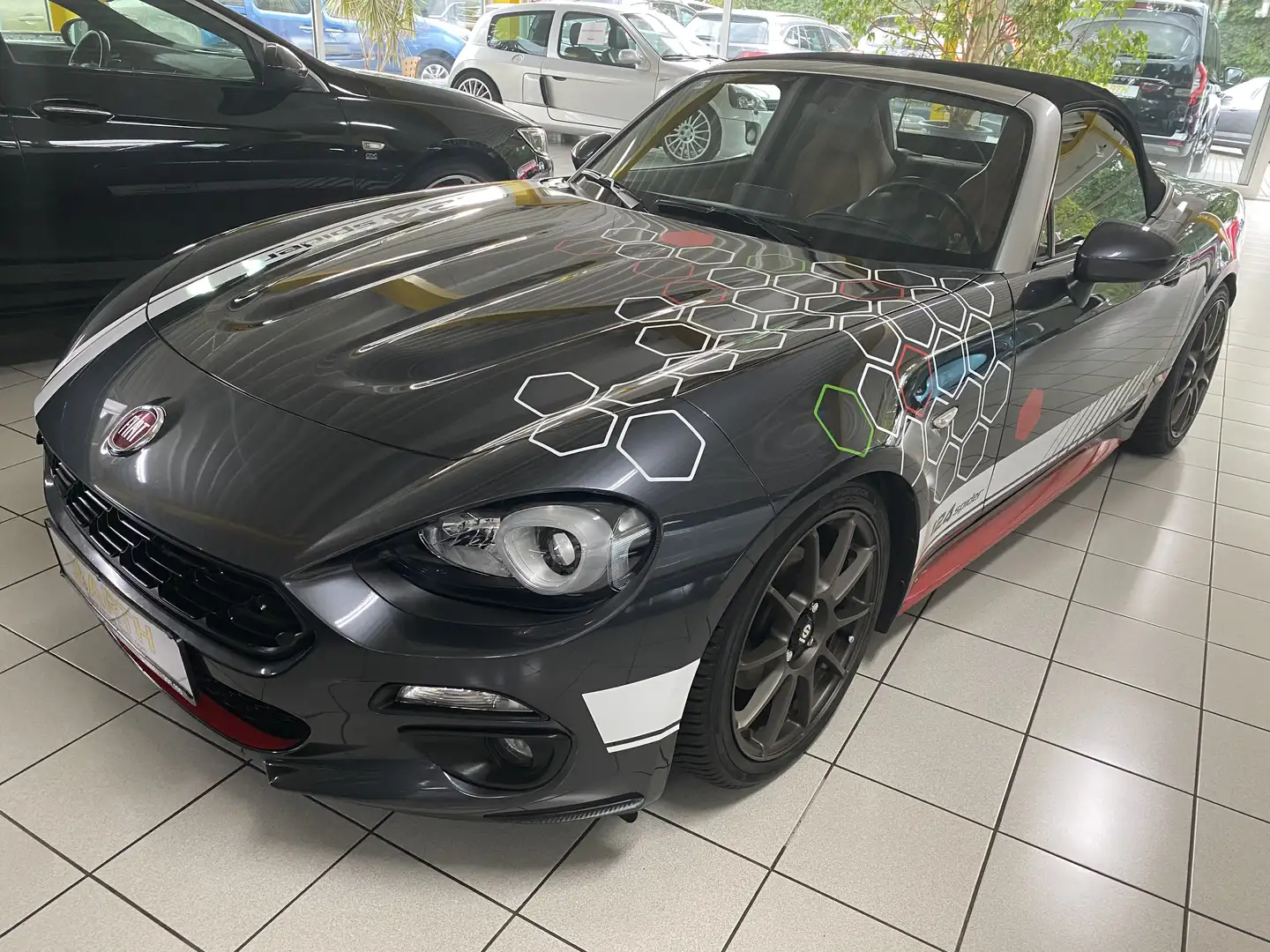 Fiat 124 Spider Lusso Grijs - 2