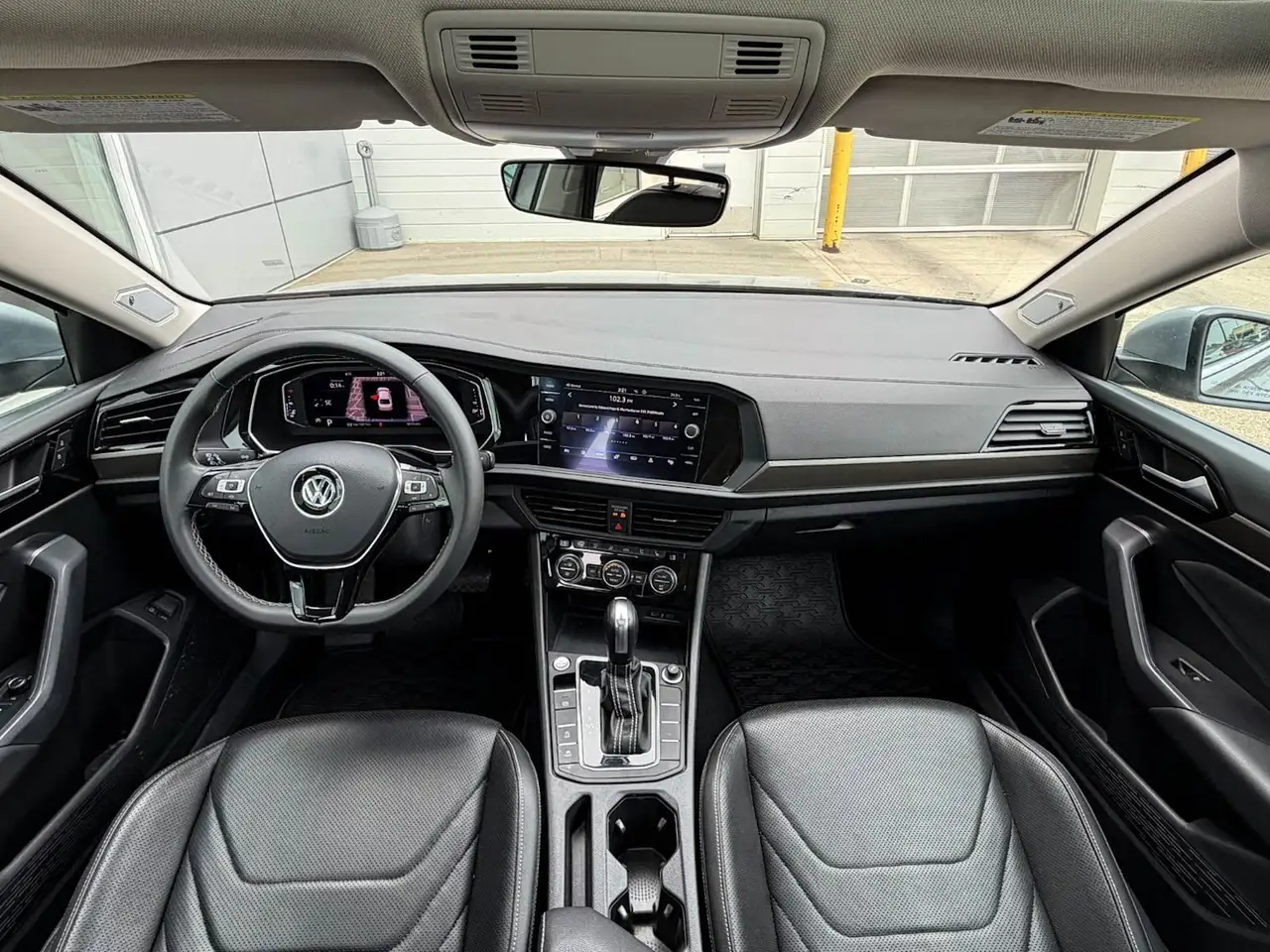 Volkswagen Jetta снимка Volkswagen Jetta