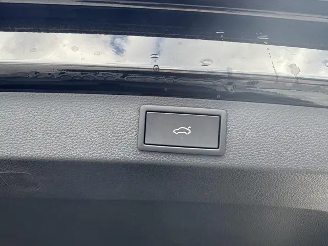 Skoda Karoq Sportline 2,0 TSI 4x4 DSG 2ZKlima AHK  Standhei... Ansicht 29