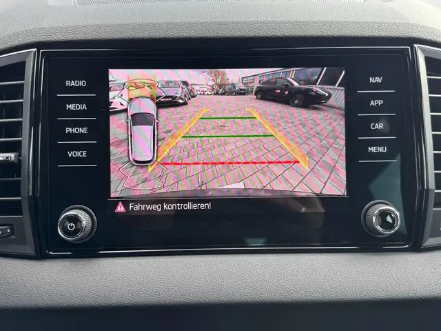 Skoda Karoq Sportline 2,0 TSI 4x4 DSG 2ZKlima AHK  Standhei... Ansicht 20