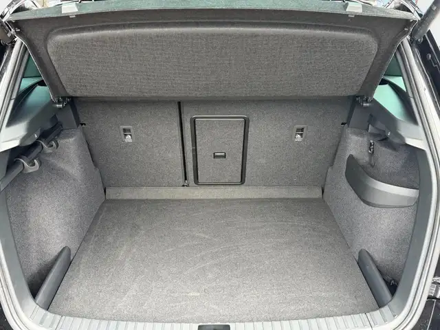 Skoda Karoq Sportline 2,0 TSI 4x4 DSG 2ZKlima AHK  Standhei... Ansicht 28