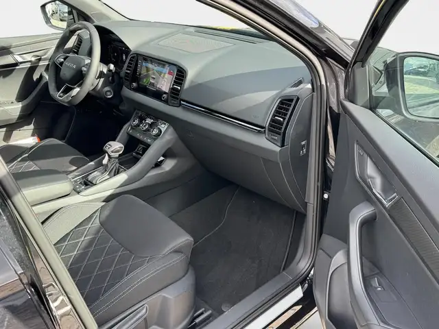 Skoda Karoq Sportline 2,0 TSI 4x4 DSG 2ZKlima AHK  Standhei... Ansicht 8