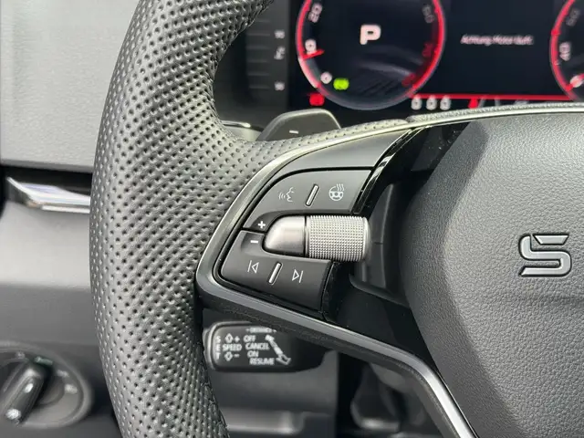 Skoda Karoq Sportline 2,0 TSI 4x4 DSG 2ZKlima AHK  Standhei... Ansicht 12