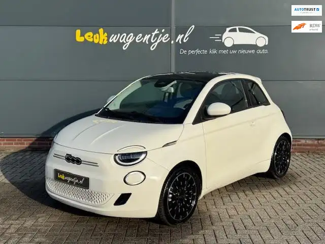 Fiat 500e Icon 42 kWh *pano *camera *keyless *comfort *17"