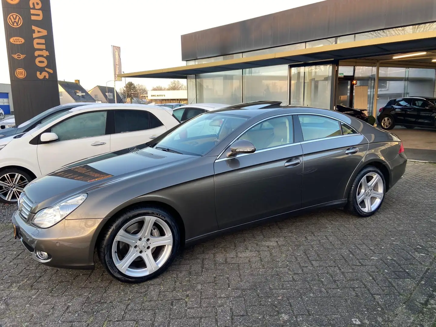 Mercedes-Benz CLS 500 500|YoungTimer|NL-Auto|NieuwStaat!! Šedá - 2
