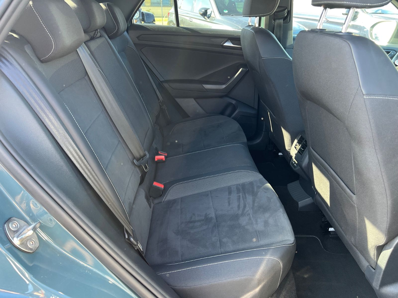 Volkswagen T-Roc R-Line LED NAVI Massage Digital Kamera AHK — photo 15