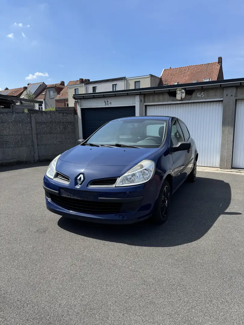 Renault Clio 1.2 16V Campus - 1