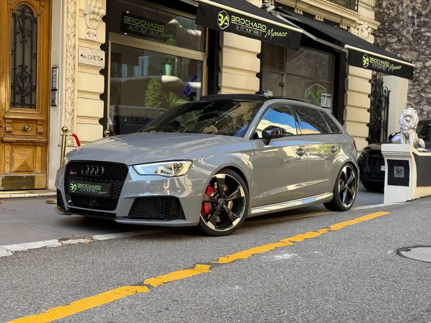 Audi RS3 Sportback (8V1) / 2.5l 5 Cylindres 367 CH S-TRONIC 7 Quattro / Grau - 1