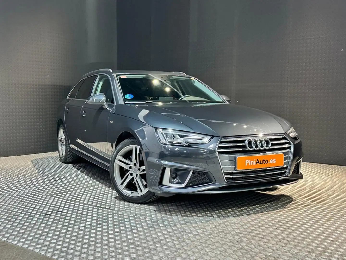 Audi A4 Avant S line 40 g-tron S tronic Gris - 2
