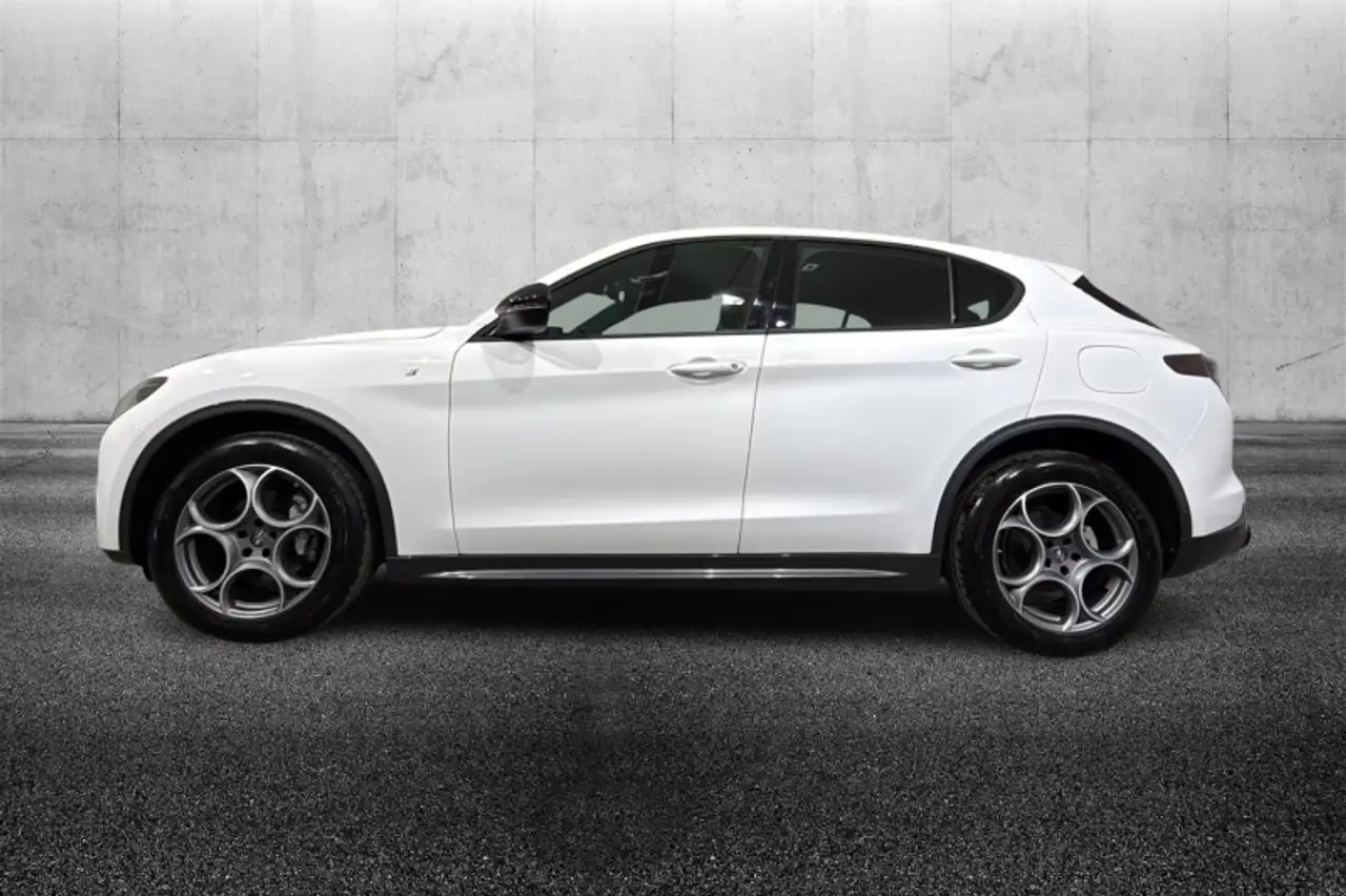 Alfa Romeo Stelvio 2023