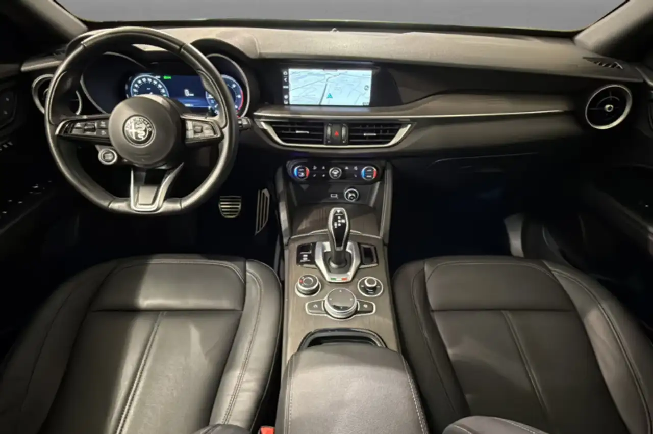 Alfa Romeo Stelvio 2023