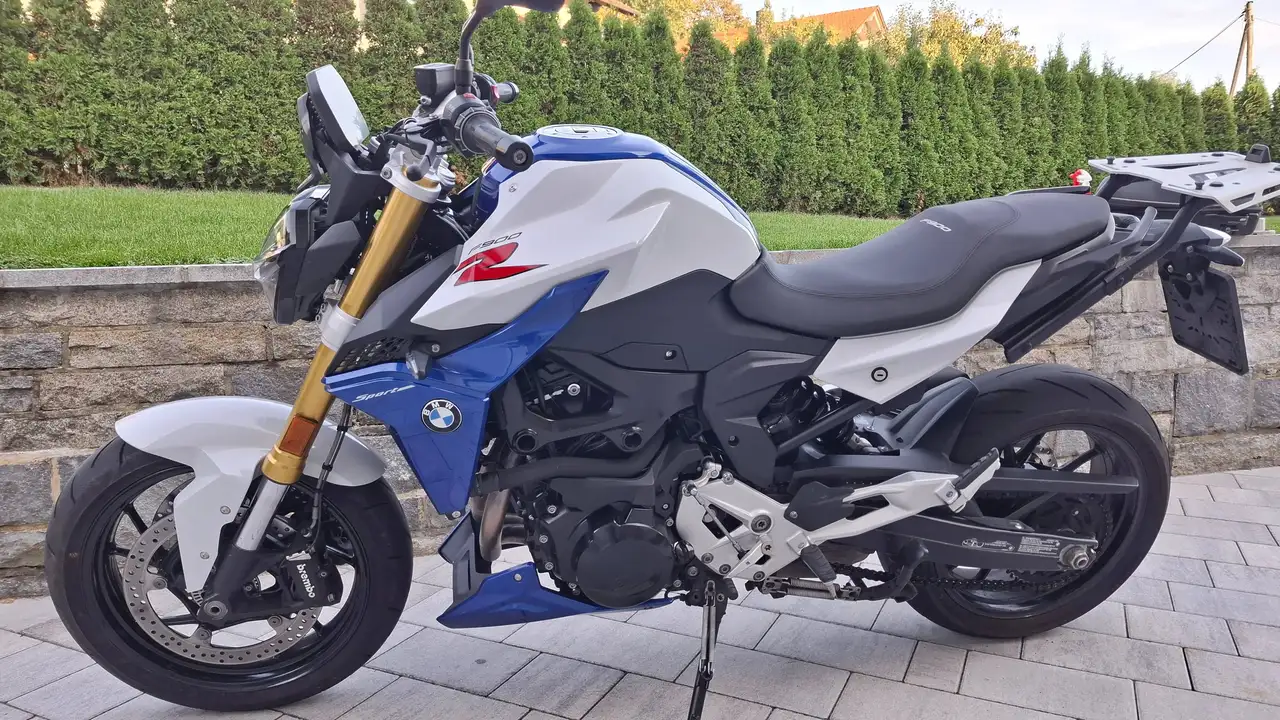 BMW F 900 R