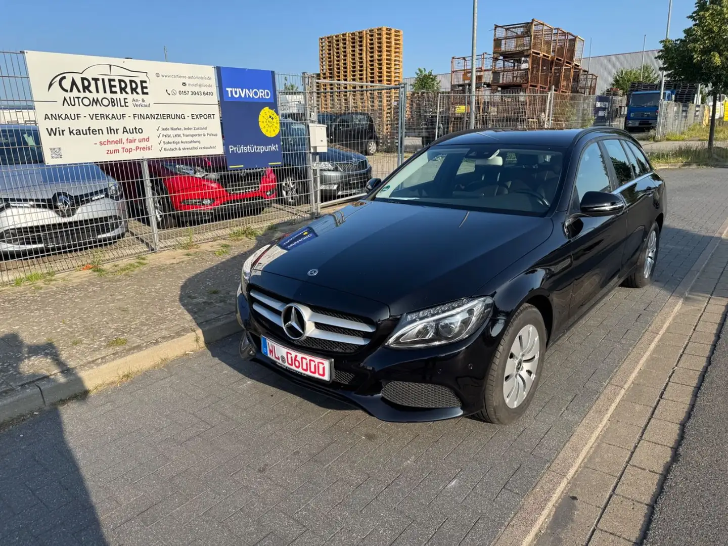 Mercedes-Benz C 200 T d G-Tronic Plus *2.Hand*EURO6*LEDER*AHK* Schwarz - 1