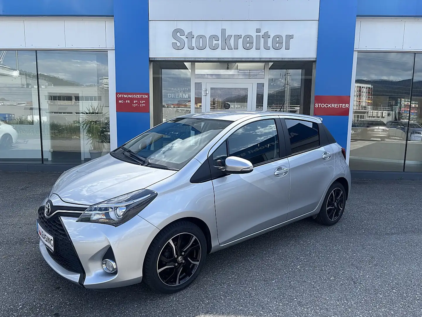 Toyota Yaris 1,4 D-4D Style*Rückfcam*KLima*NUR 31.000KM* Silber - 1