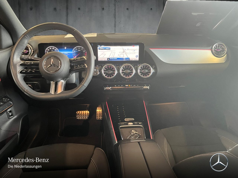 Mercedes-Benz GLA 180 AMG+NIGHT+360°+AHK+MULTIBEAM+TOTW+KEYLESS — photo 13