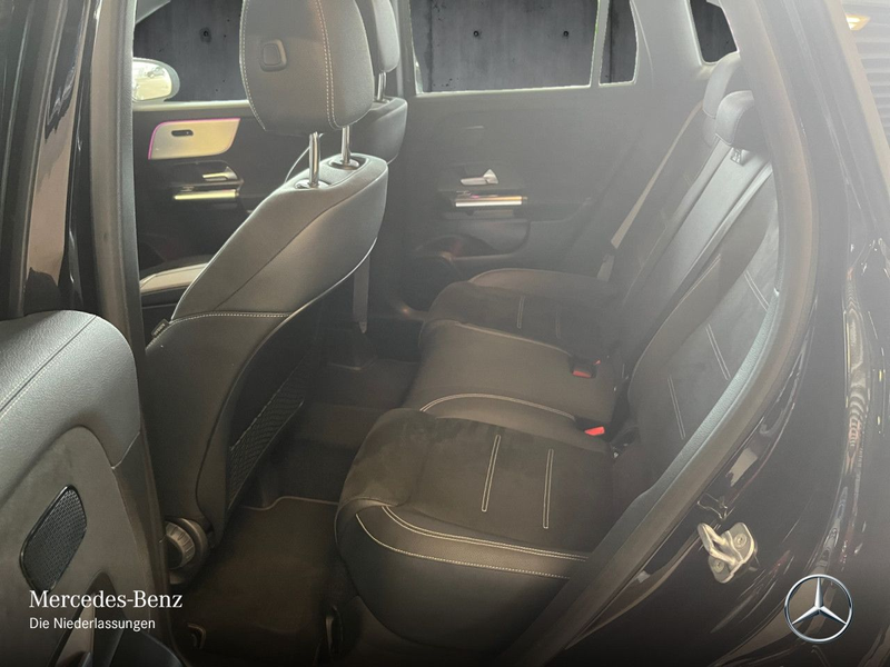 Mercedes-Benz GLA 180 AMG+NIGHT+360°+AHK+MULTIBEAM+TOTW+KEYLESS — photo 12