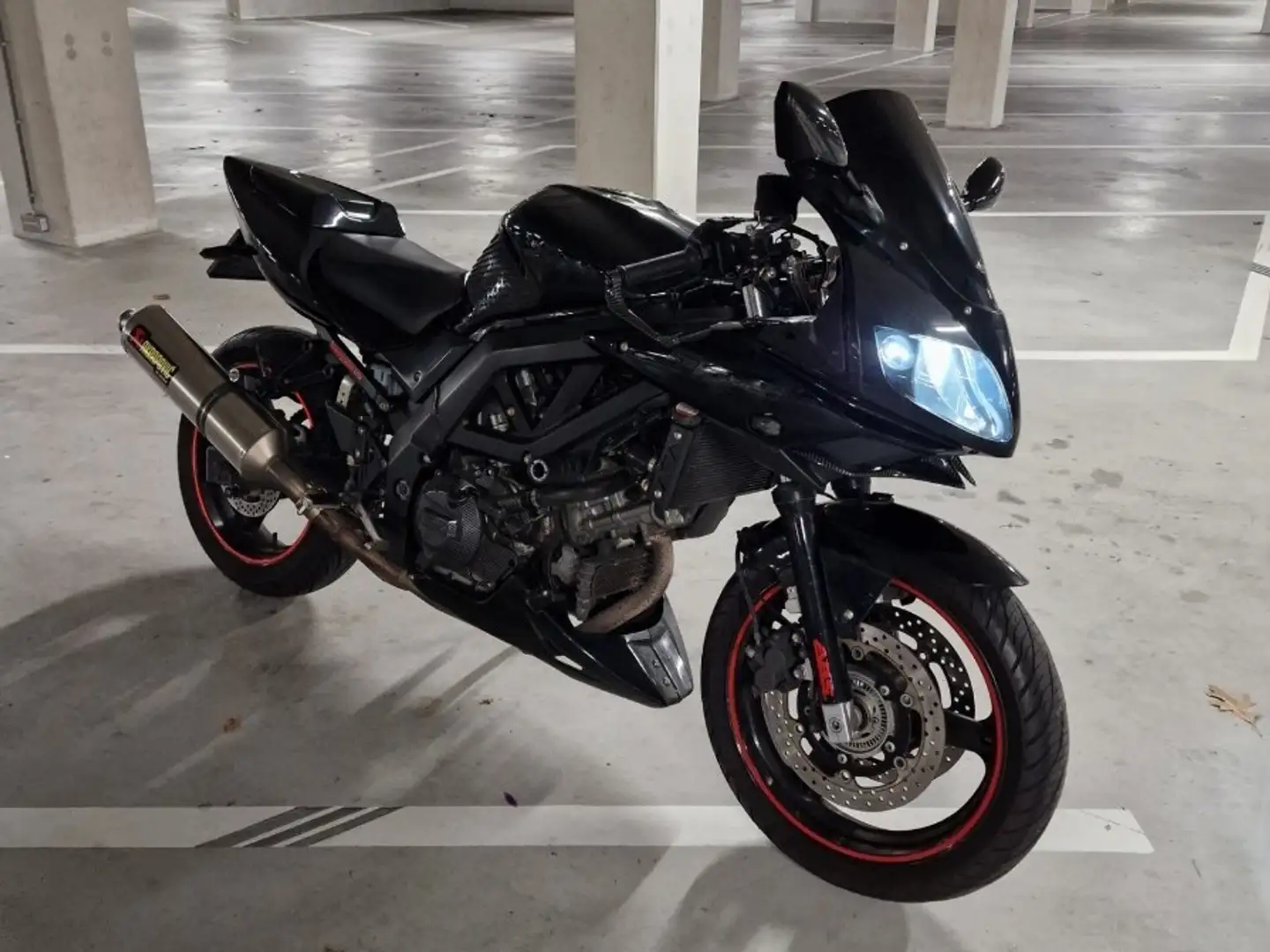 Suzuki SV 650 SV650 SR ABS Zwart - 1