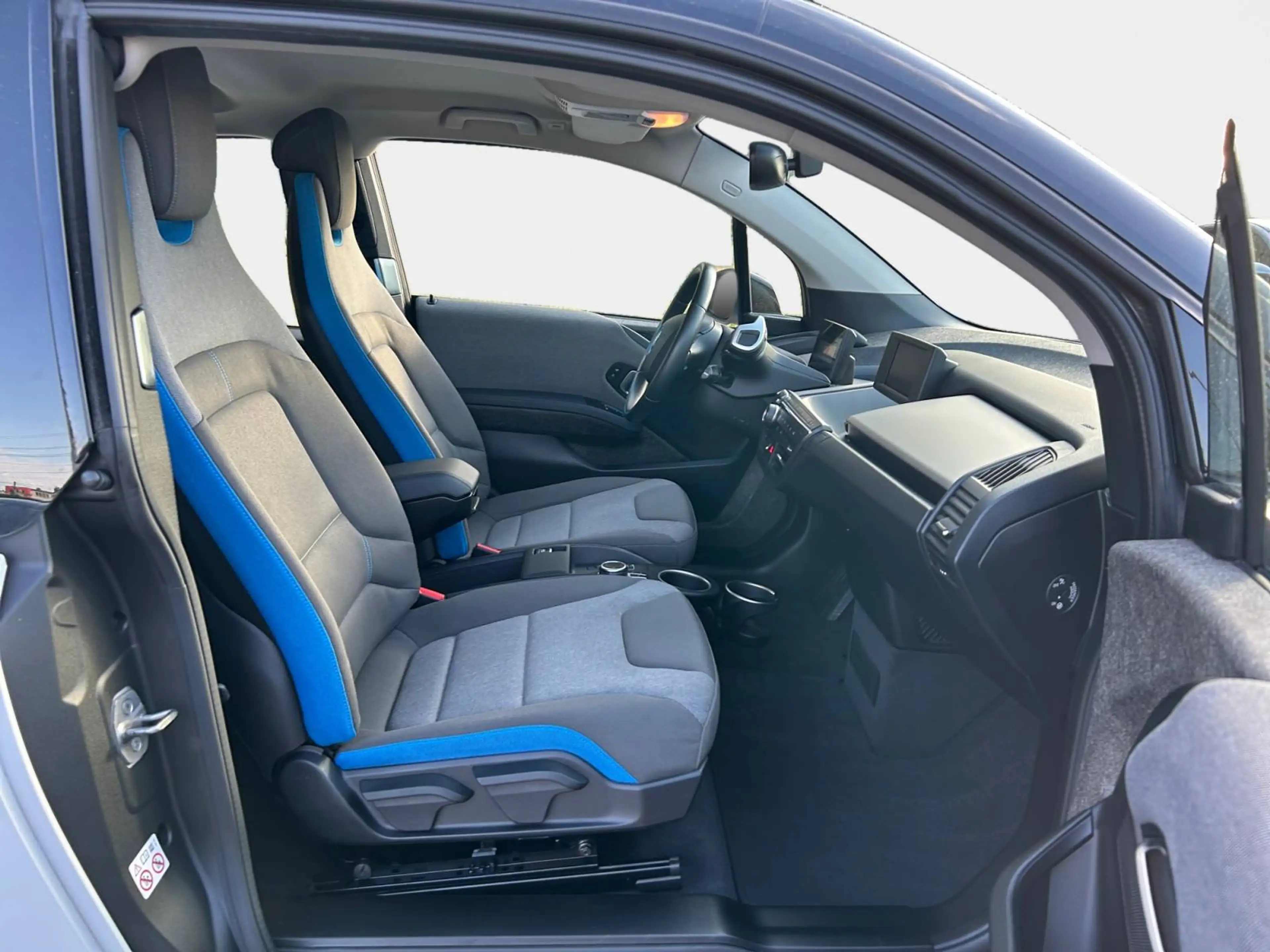 BMW i3 Basis — photo 15