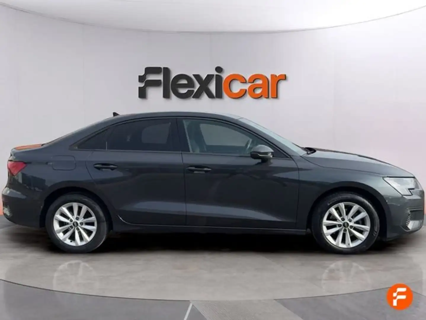Audi A3 Sedan 30 TFSI 81kW (110CV) S tronic Gris - 2