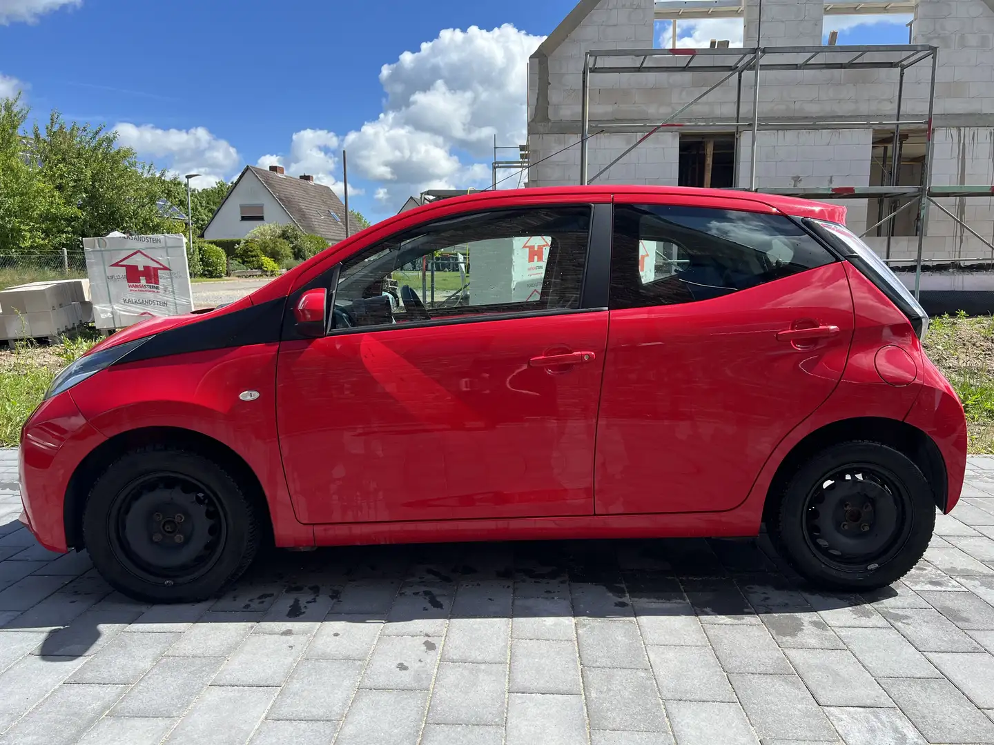 Toyota Aygo x-play touch Rot - 1