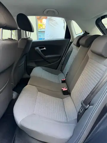 Volkswagen Polo view 6