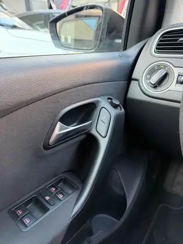 Volkswagen Polo view 10