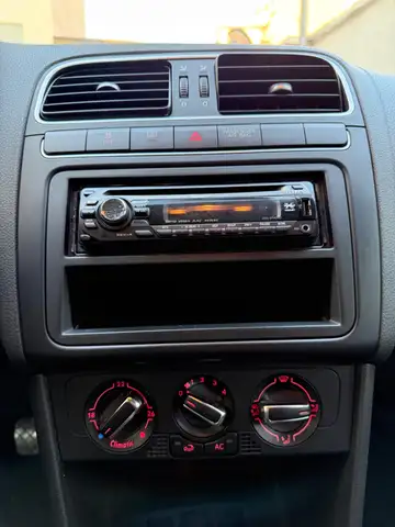 Volkswagen Polo view 9
