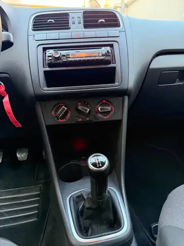 Volkswagen Polo view 8