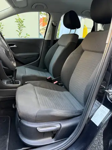 Volkswagen Polo view 5