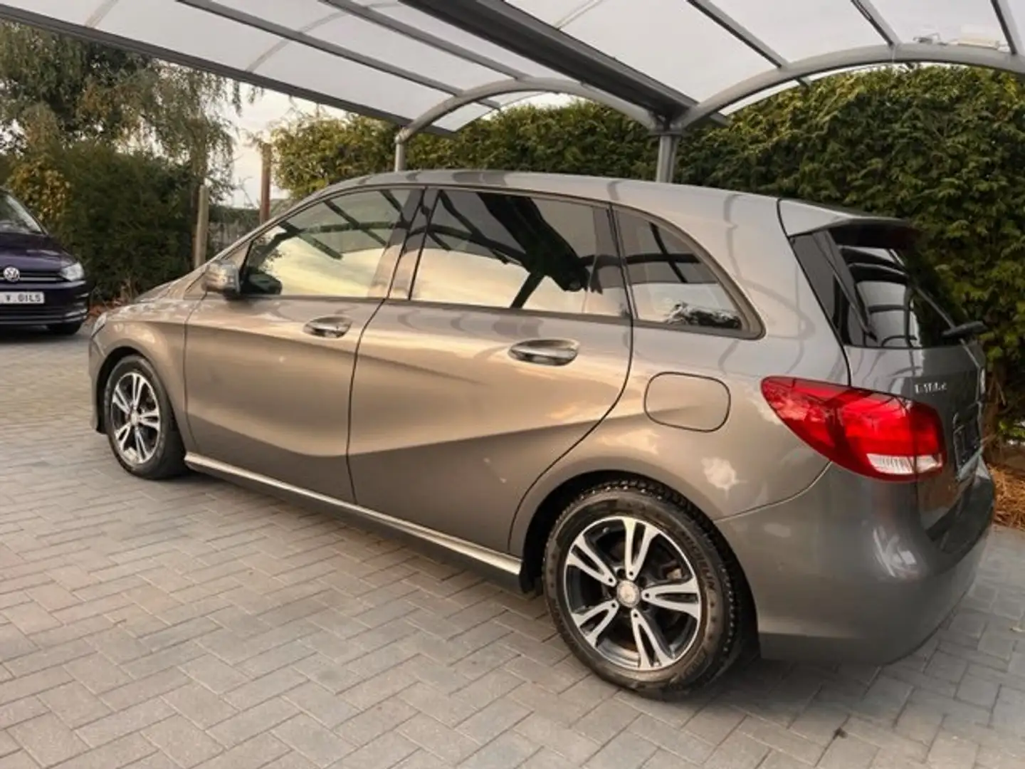 Mercedes-Benz B 180 B 180 d Edition B --89021 km--,Cruise C. Nieuw Gris - 1