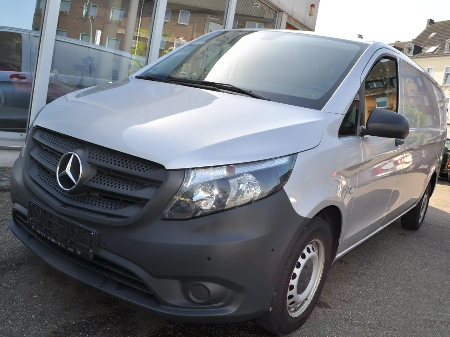 Mercedes-Benz Vito Kasten 110 CDI FWD extralang Navi Kamera Zilver - 1