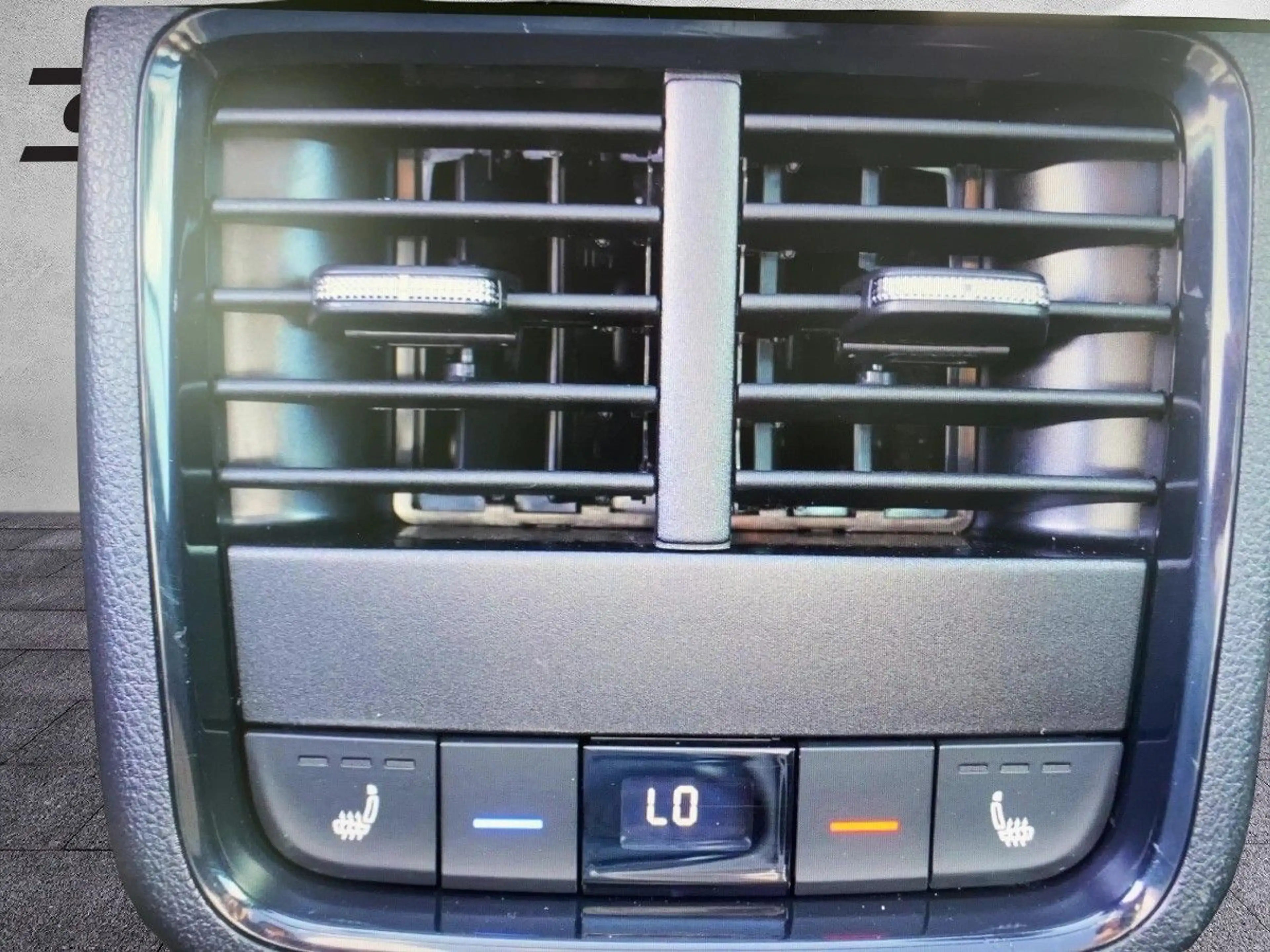 Skoda Octavia Combi 2.0 TDI RS Head Up Panorama RS — photo 12