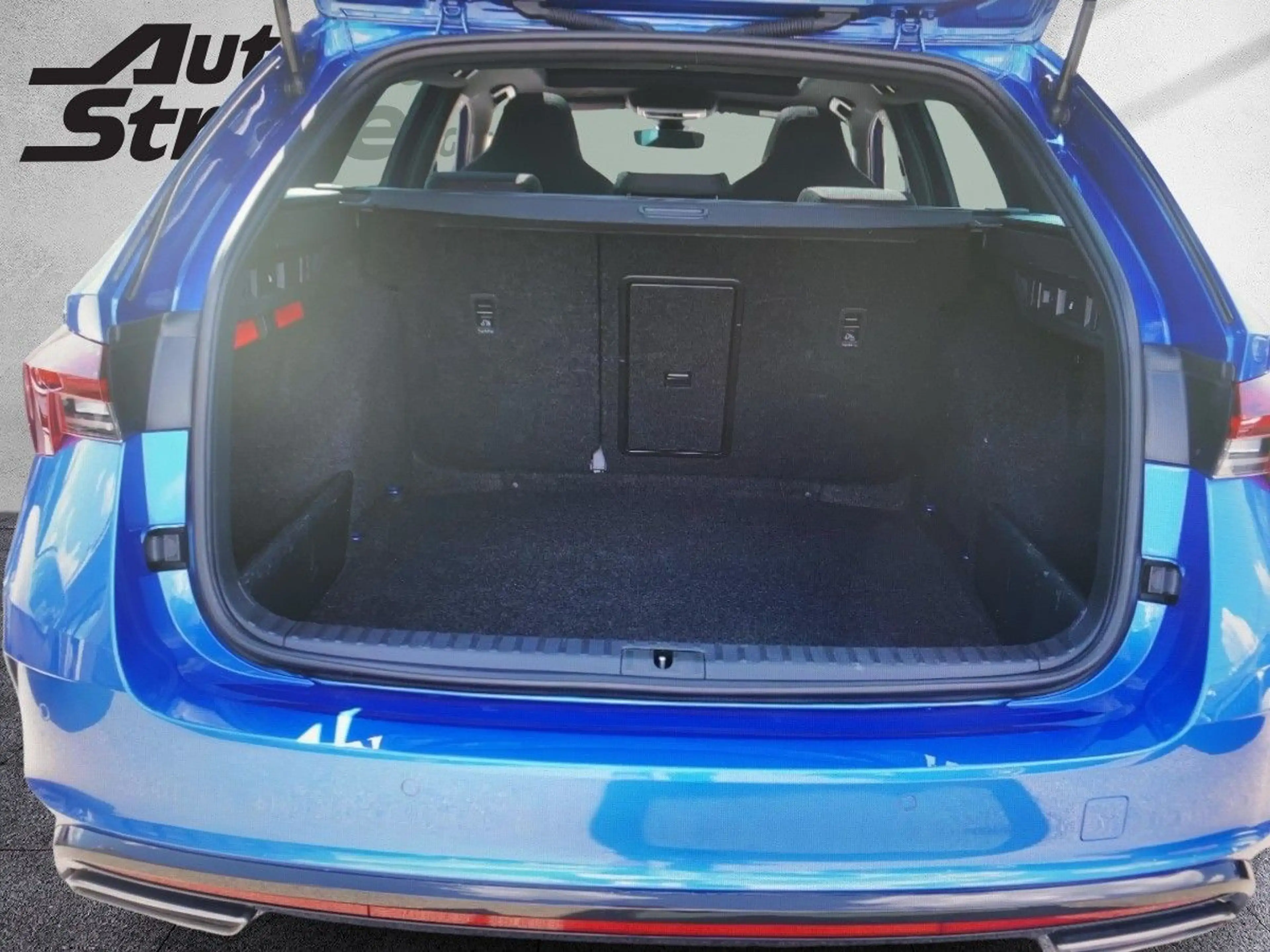 Skoda Octavia Combi 2.0 TDI RS Head Up Panorama RS — photo 7