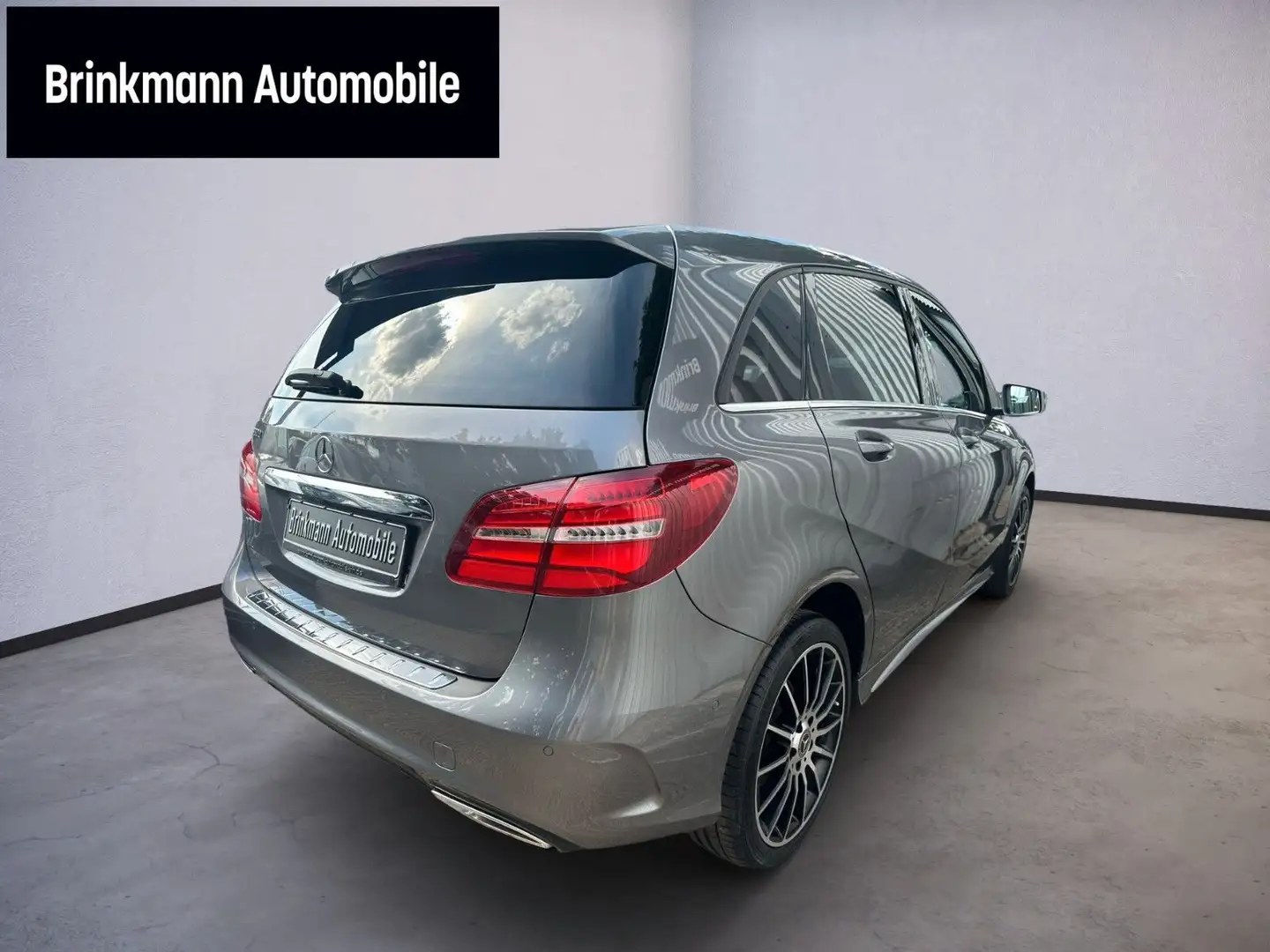 Mercedes-Benz B 180 d AMG Line Edition Kamera Leder Navi LED Grau - 2
