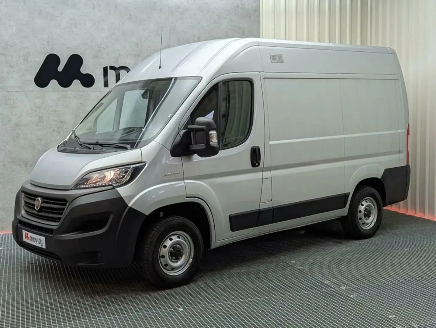 Fiat Ducato FURGON TALLER 2.3 MJT 140CV L2H2 Grijs - 1