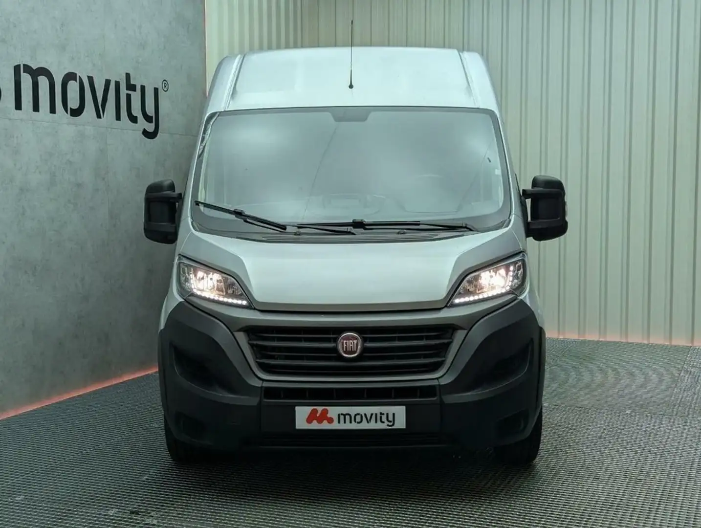 Fiat Ducato FURGON TALLER 2.3 MJT 140CV L2H2 Grijs - 2