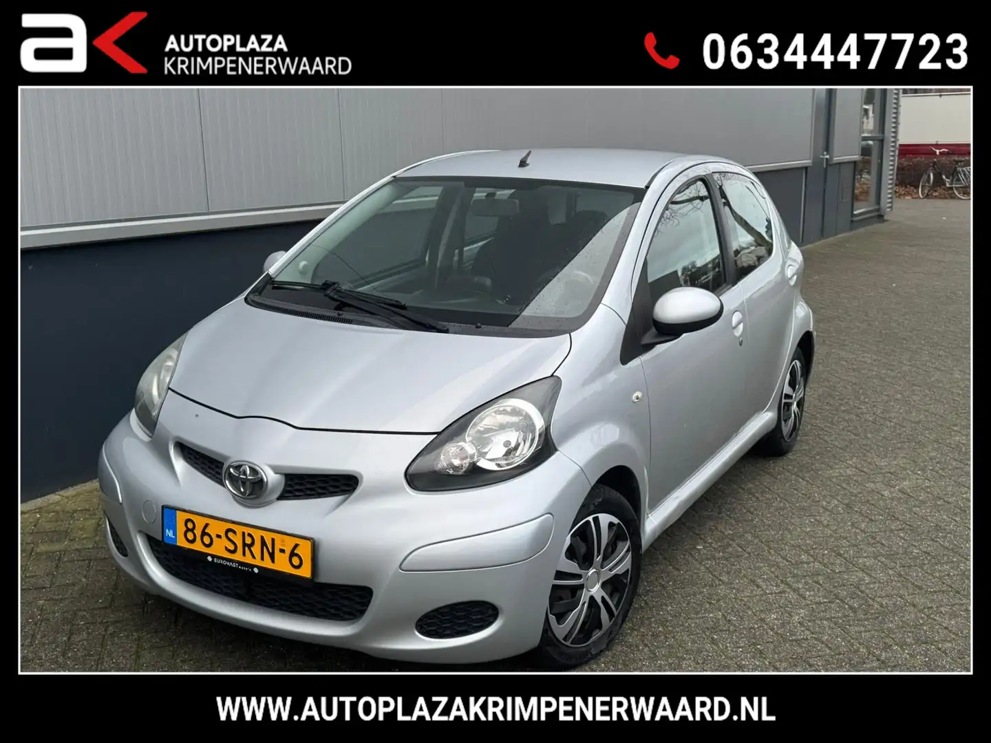 Toyota Aygo 1.0-12V Comfort Navigator Airco Nieuwe apk Grau - 1