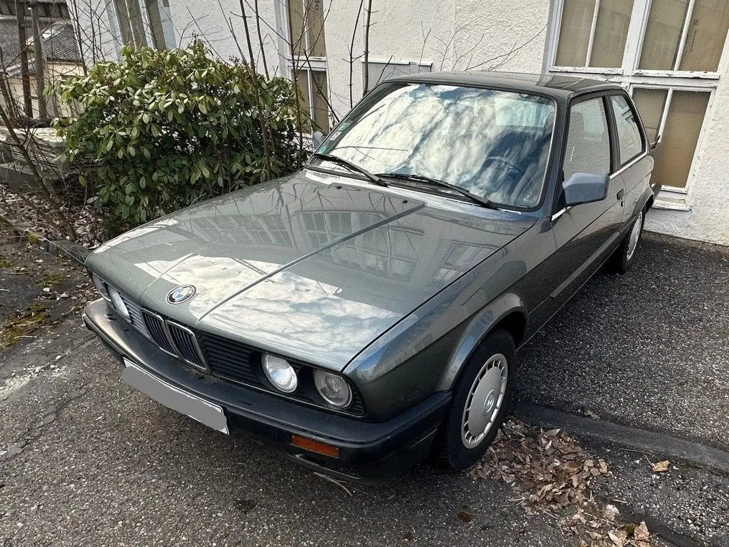 BMW 320 320i - 1
